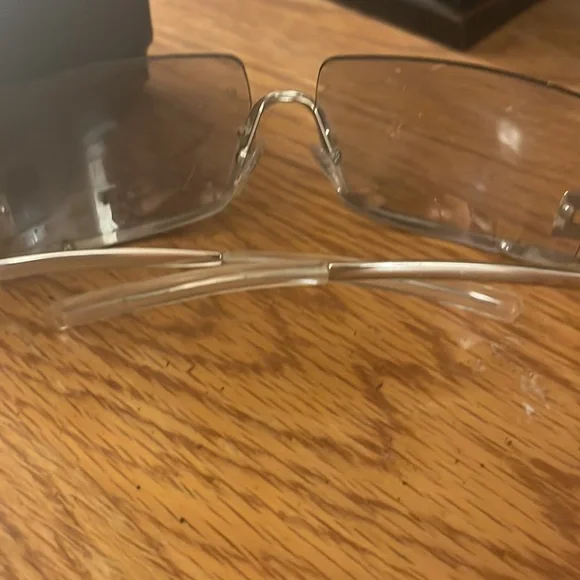 Pair of great used Versace Sunglasses with original box - Picture 4 of 5